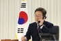 "李 대통령, 트럼프 美 대통령과 첫 통화"... 조속한 관세 합의