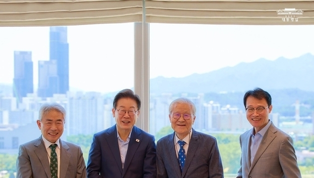 이재명 대통령, 7월 11일 대통령실에 대표적인 '보수논객 조갑제ㆍ정규제' 언론인 초대 환담..국민통합에 앞장 "놀랍다!"