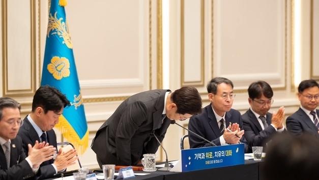 4·16 세월호 참사, 10·29 이태원 참사, 7·15 오송 지하차도 참사, 12·29 여객기 참사 유가족 만남... 이재명 대통령, 7월 16일 국가 최고 책임자로서 유족에 머리 숙여 깊이 사죄... 책임자 처벌 수사 검토 언급!