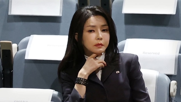 [속보] 민중기 특별검사팀 8일 김건희 구속영장청구 혐의는 1. 자본시장법 위반 2. 정치자금법 위반 3. 특가법 위반 적시