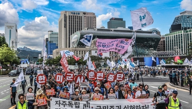 김민웅 촛불행동 상임대표, 16일 위대한 주권자 국민에게 존경과 사랑의 마음 담아 인사 올립니다...