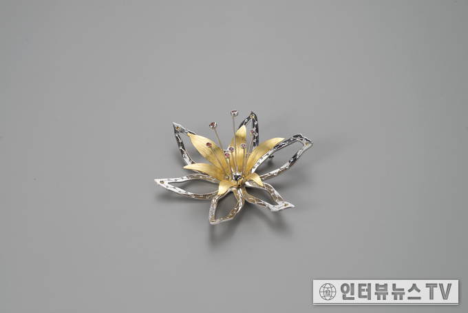  대상_양경남_화려함에반하다_금속공예_12.5x12x5.5cm