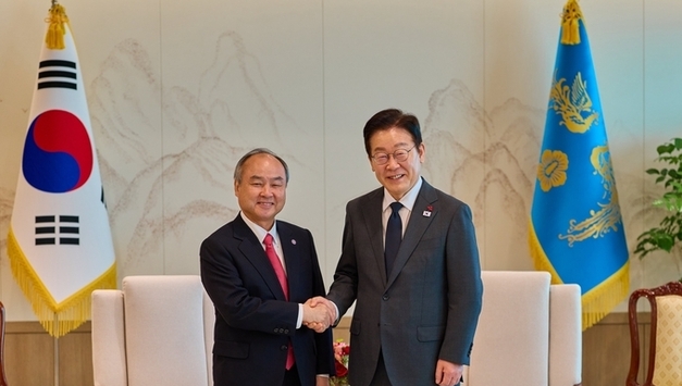 이재명 대통령 12월 5일 대통령실에서 한국 방문 '손정의 소프트뱅크 회장'과 AI 산업의 미래에 대해 깊이 있는 대화 나누었다!