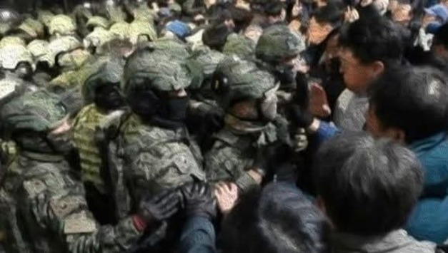 [속보] 12.3 불법계엄의 "내란전담재판부 설치법" 12월 23일 오후 국회 본회의 통과!