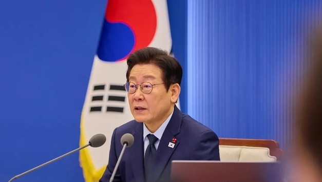 이재명 대통령, 17일 시장 전체의 질서 무너뜨리고 악질적 바가지 횡포 반드시 뿌리 뽑을 것... BTS 부산 온다 하니, 숙박요금 10배 이상 뛰었다!