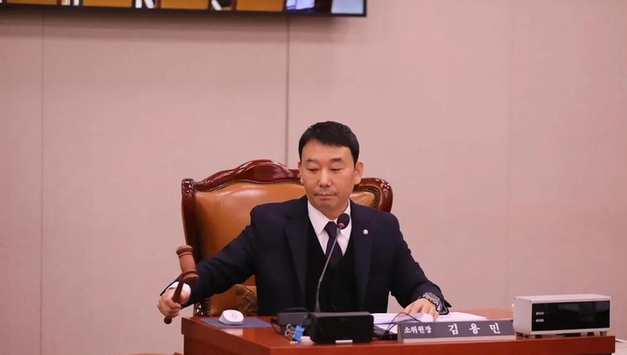 [속보]國會, 김용민 의원(법사위 간사) 박은정 의원(법사위) 주도로 "법 왜곡죄" 국회본회의 통과!... 이어 判事ㆍ檢事ㆍ警察수사관이 "法 왜곡"하면 10년 이하 징역의 강한 형사처벌 받는다!