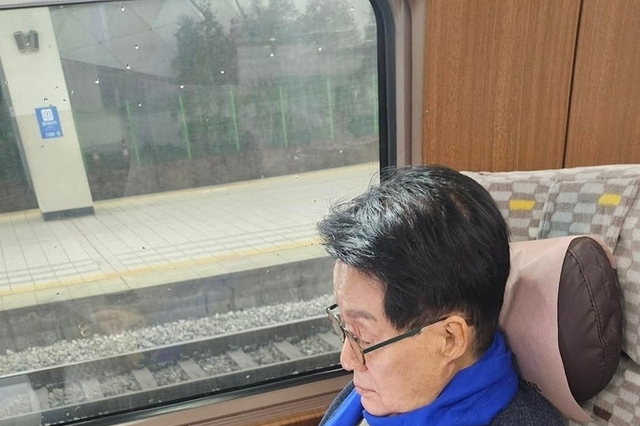 민주당 박지원ㆍ추미애 의원 등은 5일 '구속된 강선우 의원'에 대한 재판부에 선처를 고대한다고 밝혔다!