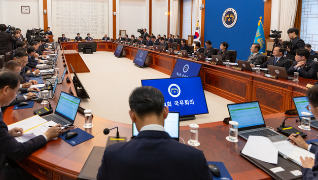 청와대, '담합 가격조작' '대국민 중대범죄'... 李대통령, 3월 7일 '담합' 그 대가가 얼마나 큰 지 곧 알게 된다고 밝혀 정유업계에 경고 및 직격탄