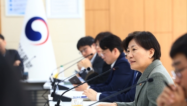 송미령 농식품부 장관, 20일 식용유, 라면에 이어 제과류, 양산빵, 빙과류 상품 가격 인하된다고 밝혔다!