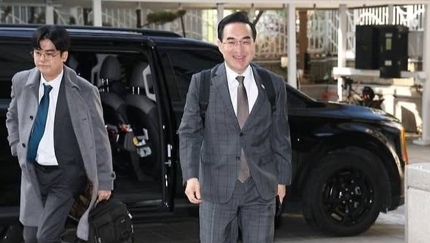 李대통령 24일 청와대에서 '박홍근 기획예산처 장관' 재가와 함께 임명장을 수여!