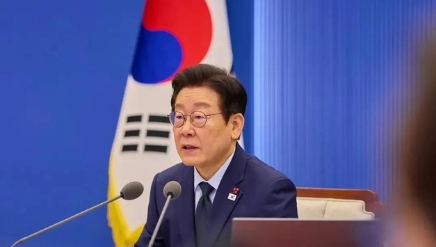 이재명 대통령 27일 '노벨문학상 수상 한강 작가'의 '전미도서비평가협회상' '소설 부문 수상' 진심으로 '축하'한다고 밝혔습니다!