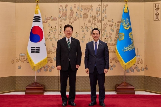 李대통령 24일 청와대에서 '박홍근 기획예산처 장관' 재가와 함께 임명장을 수여!